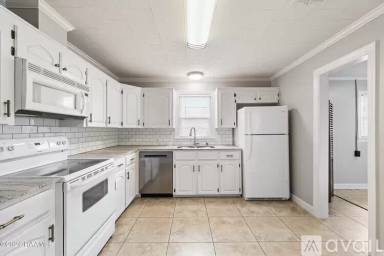 Main picture of 114 Grand Ave