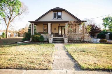 Main picture of 413 Yale Ave