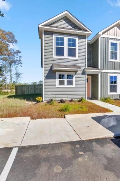 Main picture of 136 Smallwood Rd