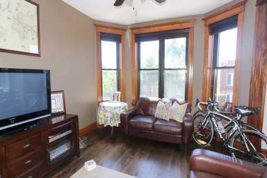 Main picture of 2523 N California Ave