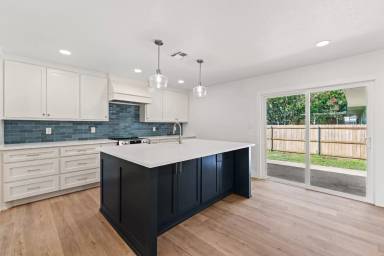 Main picture of 2701 MacArthur Dr