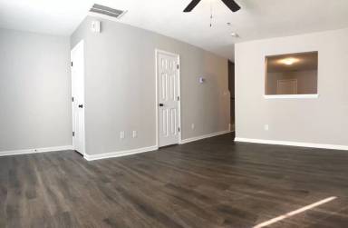 Main picture of 306 Bracken Pl