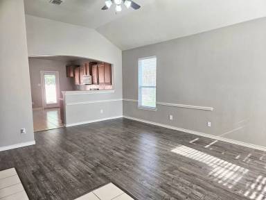 Main picture of 2341 Clairborne Dr
