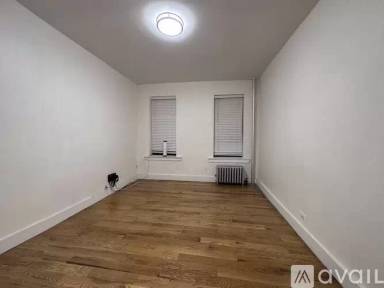 Main picture of 147 W 230th St