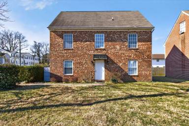 Main picture of 1604 Parks Ave