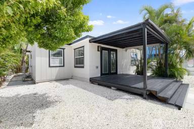 Main picture of 231 E Madeira Ave