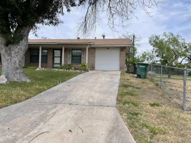 Main picture of 122 Bloomfield Dr