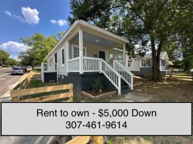 Main picture of 1601 Center St S