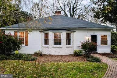 Main picture of 205 Somerset Ave