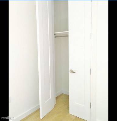 Main picture of 451 Maple St