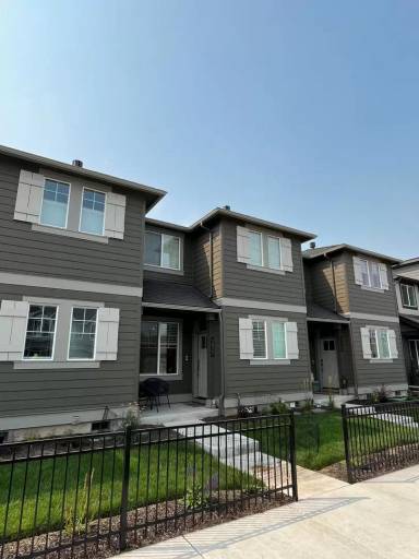 Main picture of 3027 NE Red Jasper Pl