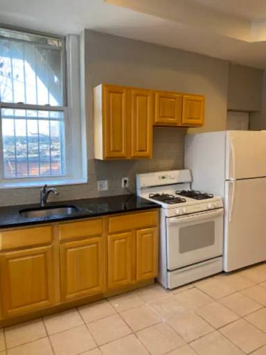 Main picture of 1001 W Fayette St