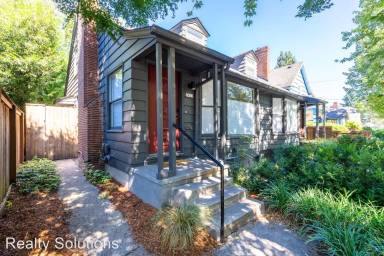 Main picture of 2423 NE Everett St