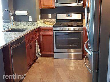 Main picture of 555 Mass Ave Condo