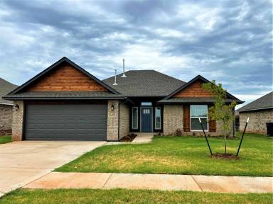 Main picture of 4016 Idylbreeze Dr