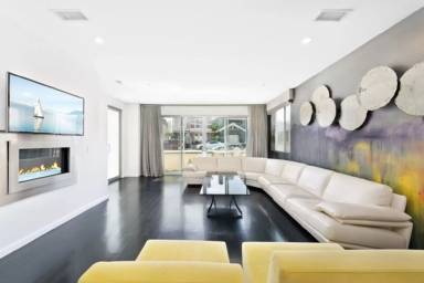 Main picture of 408 E Balboa Blvd