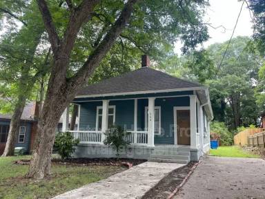 Main picture of 555 Elbridge Dr NW