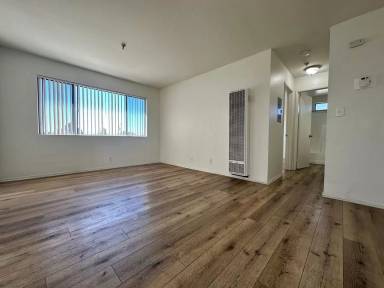 Main picture of 4022 W 141st St