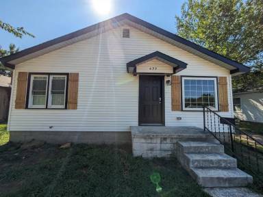 Main picture of 423 S Bristow Ave