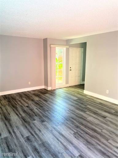 Main picture of 563 S Fashion Park St