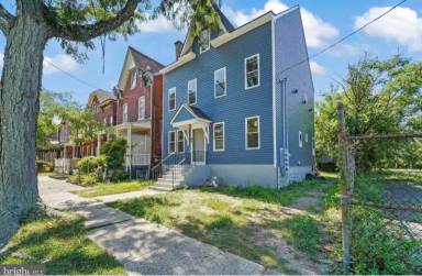 Main picture of 335 Spring St