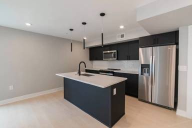 Main picture of 6604 Ridge Ave