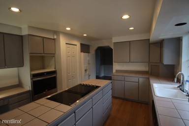 Main picture of 7017 53rd Pl NE