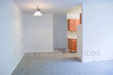 Main picture of 3301 C St SE