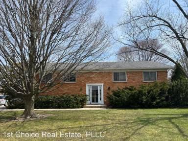 Main picture of 522 N Creyts Rd