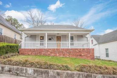 Main picture of 703 W 2nd Ave