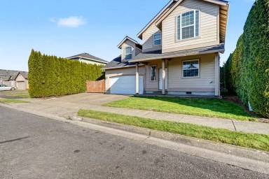 Main picture of 4956 Evie Jean St NE