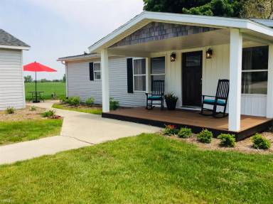 Main picture of 2038 East St
