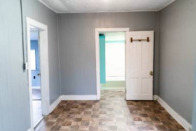 Main picture of 210 Clinton St
