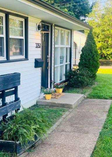 Main picture of 3253 Pines Rd