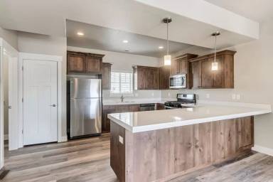 Main picture of 927 S Aspen Loop