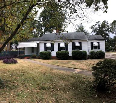 Main picture of 916 Bluebird Rd