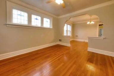 Main picture of 3931 Parker - 1W