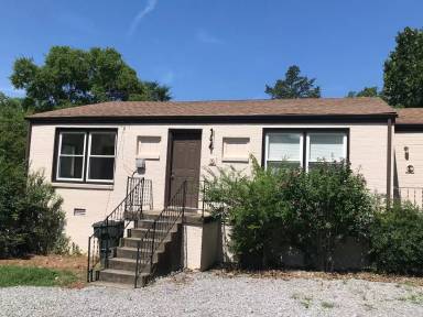 Main picture of 212 Carver Ln