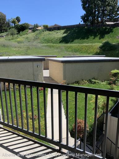 Main picture of 7601 Mission Gorge Rd