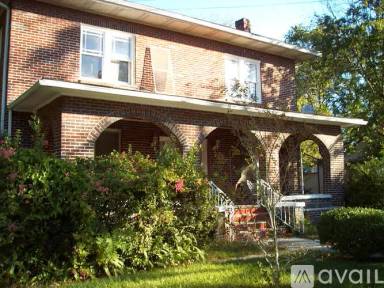 Main picture of 2653 Ernest St