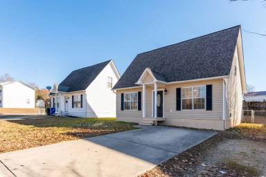 Main picture of 1565 Petty St SE