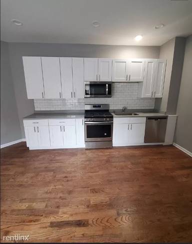 Main picture of 70 E 48th St
