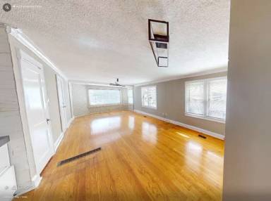 Main picture of 4329 Roanoke Pkwy