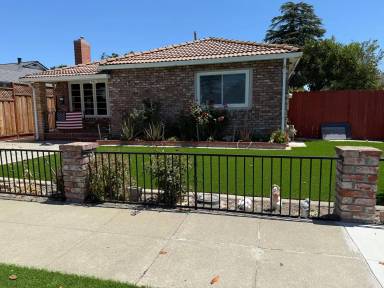 Main picture of 980 Acacia Way