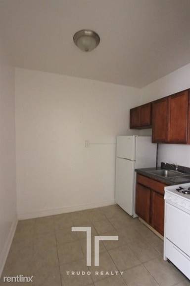 Main picture of 4829 N Damen Ave