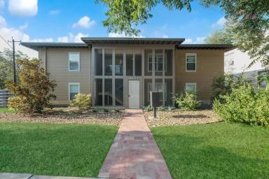 Main picture of 442 E Huisache Ave