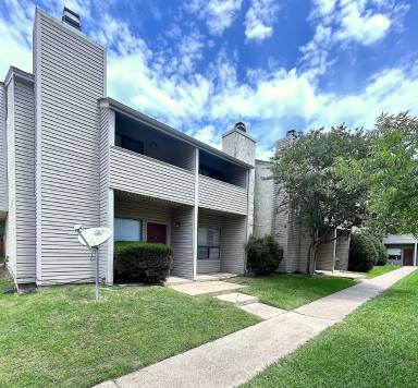 Main picture of 1902 Dartmouth St
