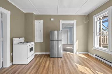 Main picture of 181 Elm St