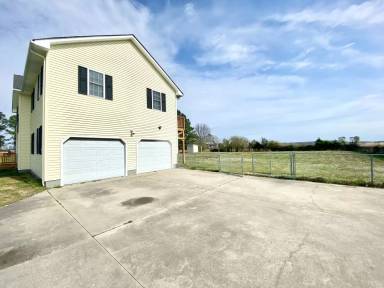 Main picture of 2416 Peartree Rd