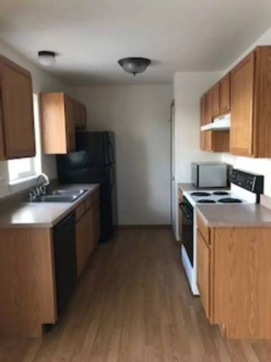 Main picture of 402 W Shore Dr